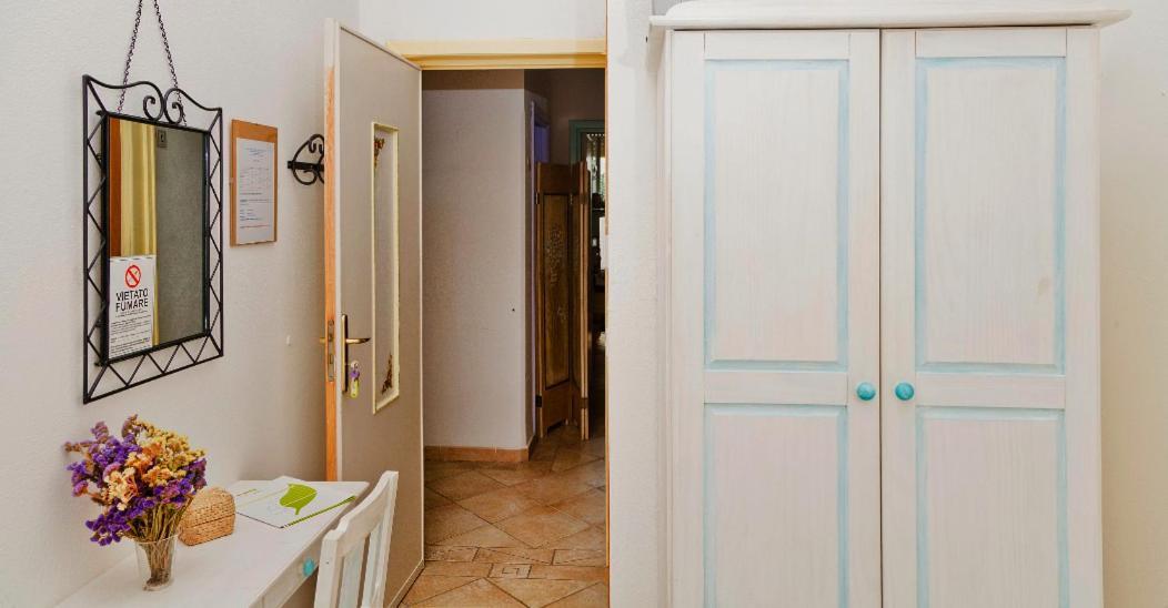 Domo Janas Guesthouse Olbia Ngoại thất bức ảnh