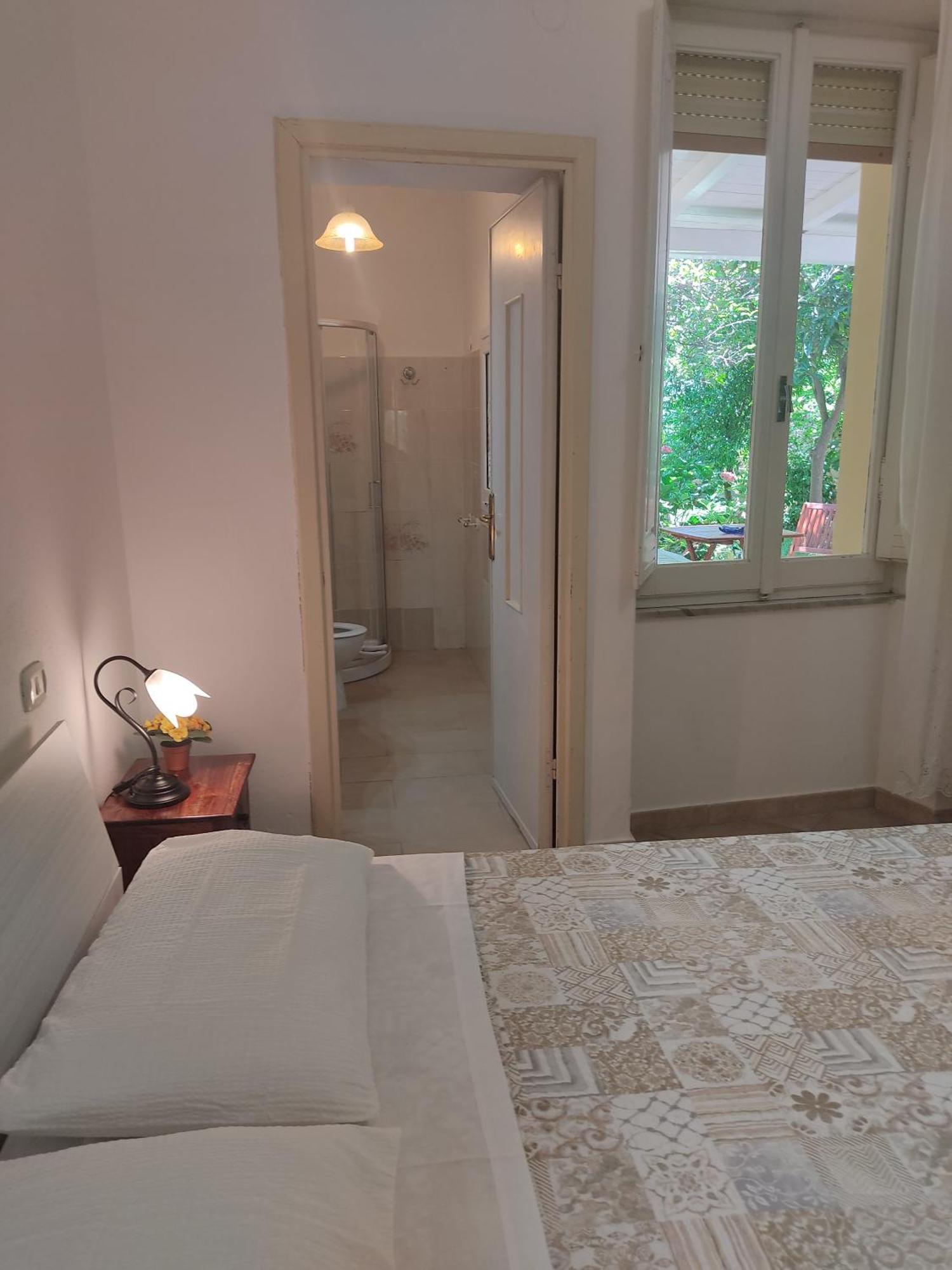 Domo Janas Guesthouse Olbia Ngoại thất bức ảnh