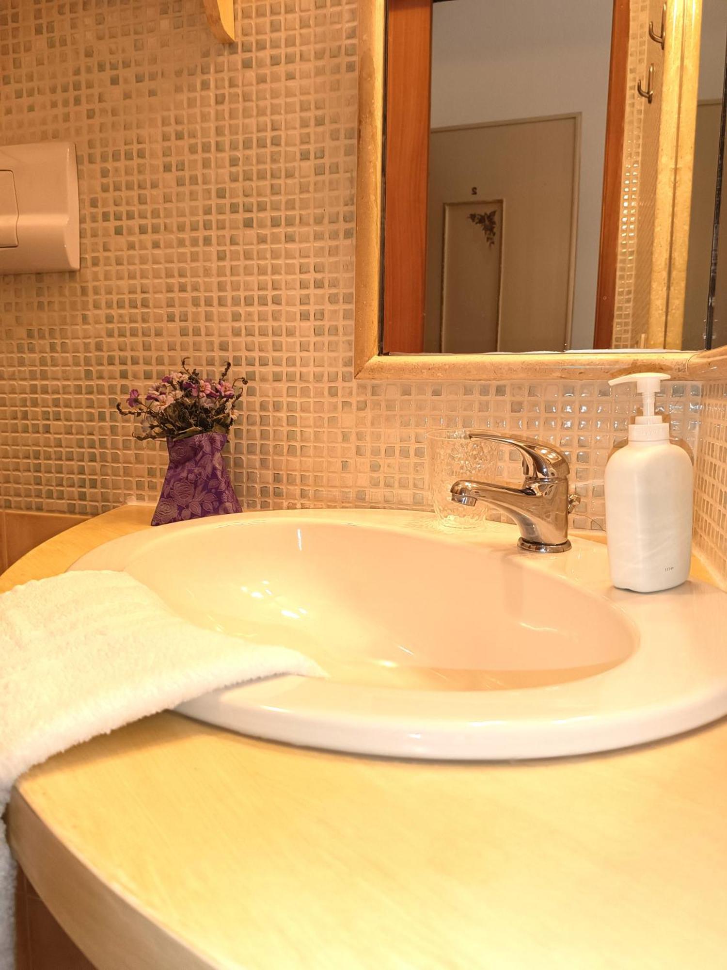 Domo Janas Guesthouse Olbia Ngoại thất bức ảnh